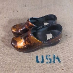 Dansko Clogs Womens 37 US 6.5 10 Bronze Shoes Nurse Antique Tooled Professional
